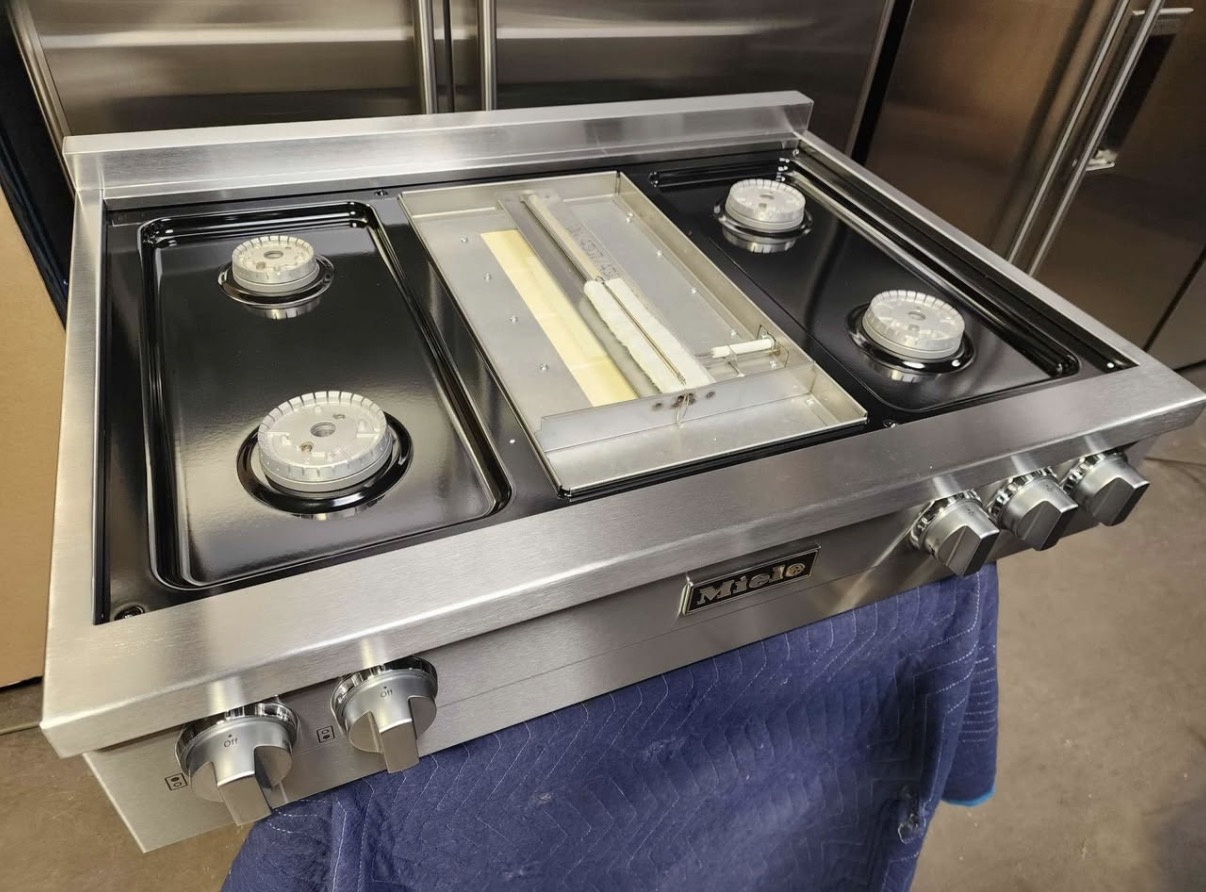Miele KMR 1136-3 G 36" Gas Rangetop with Griddle