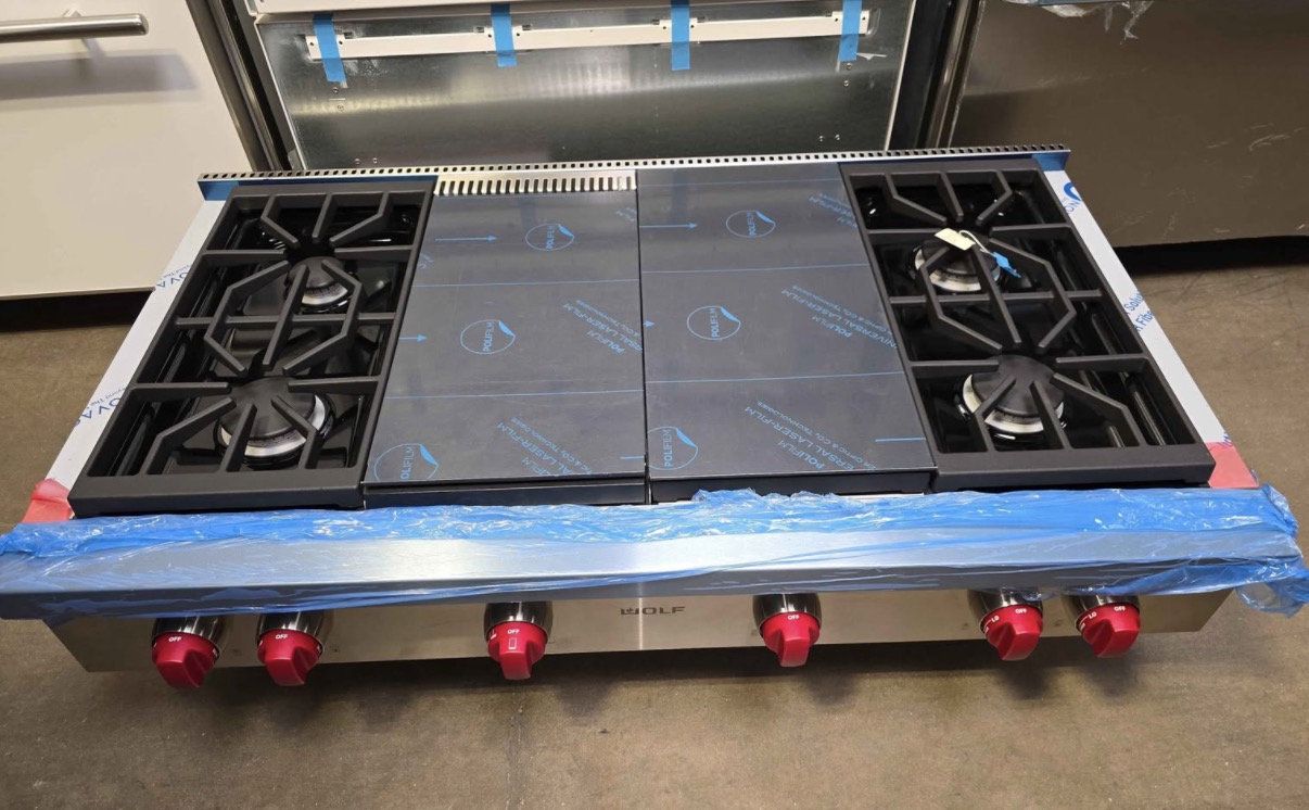 Wolf SRT484CG 48" Sealed Burner Rangetop with Charbroiler & Griddle